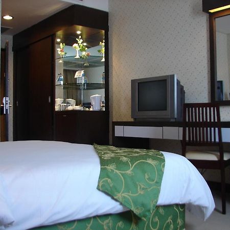 Antares Hotel Медан Экстерьер фото
