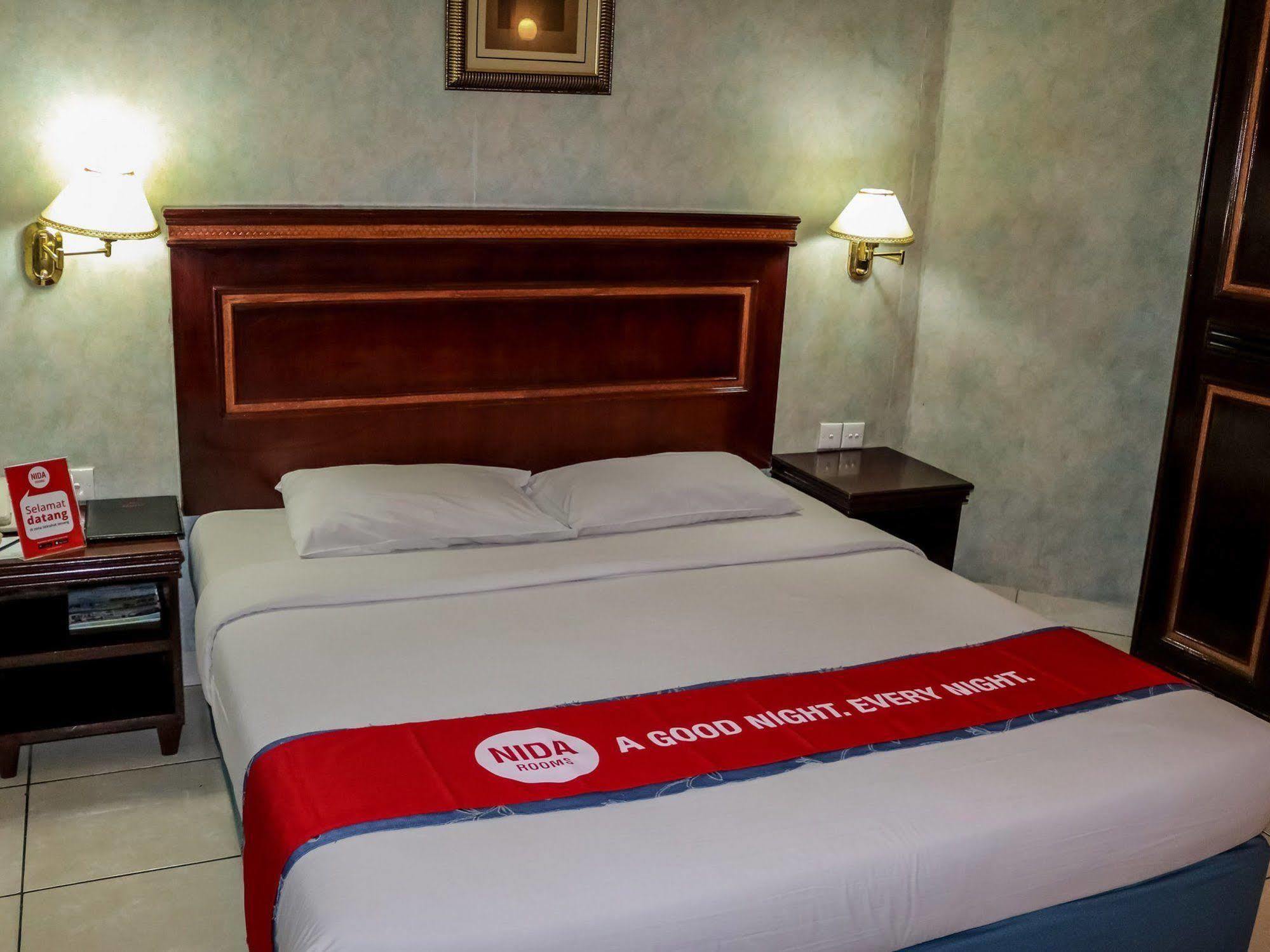 Antares Hotel Медан Экстерьер фото